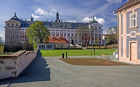 Dum Hostu Klaster Broumov