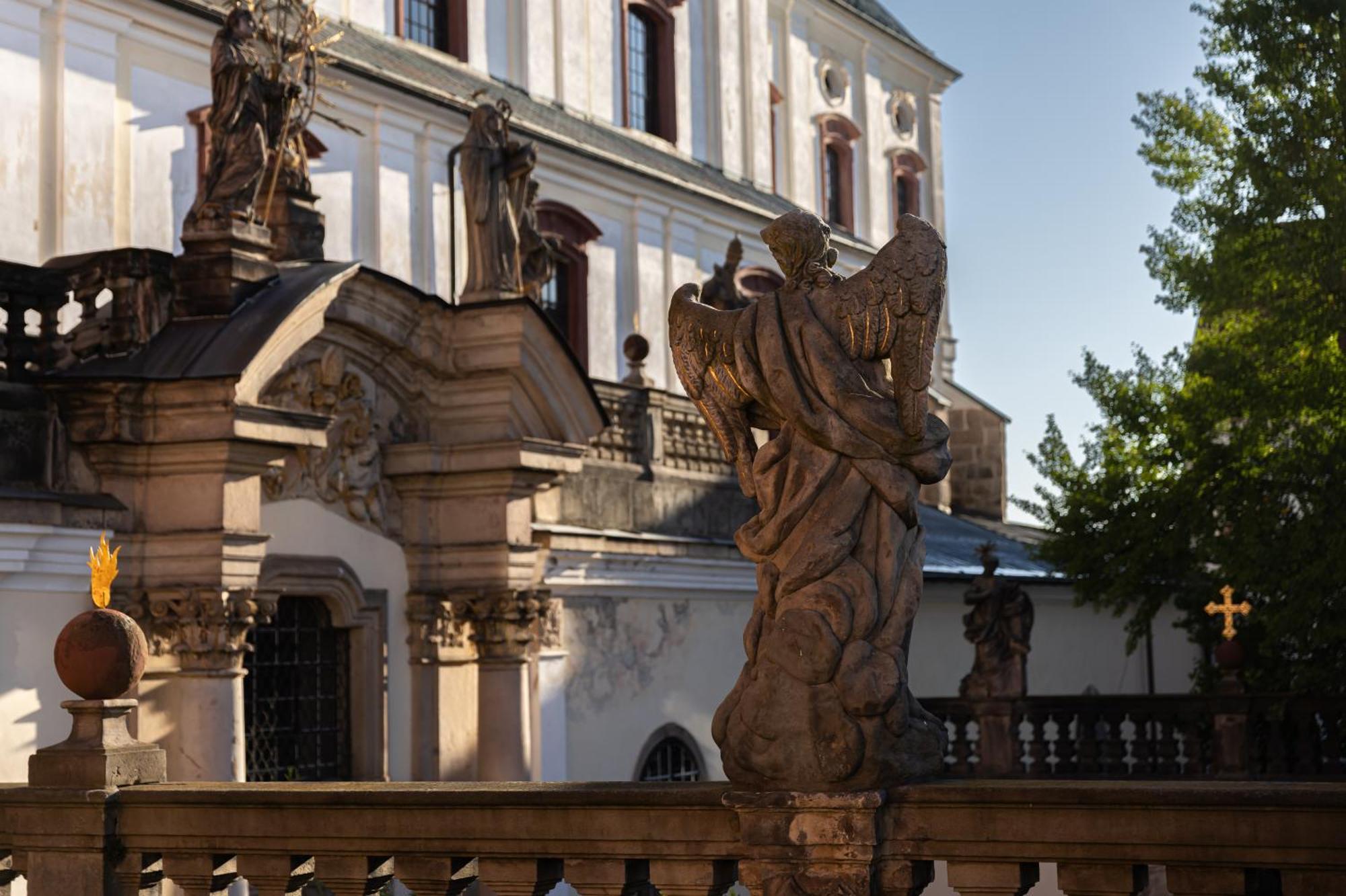 Dum Hostu Klaster Broumov Exterior foto