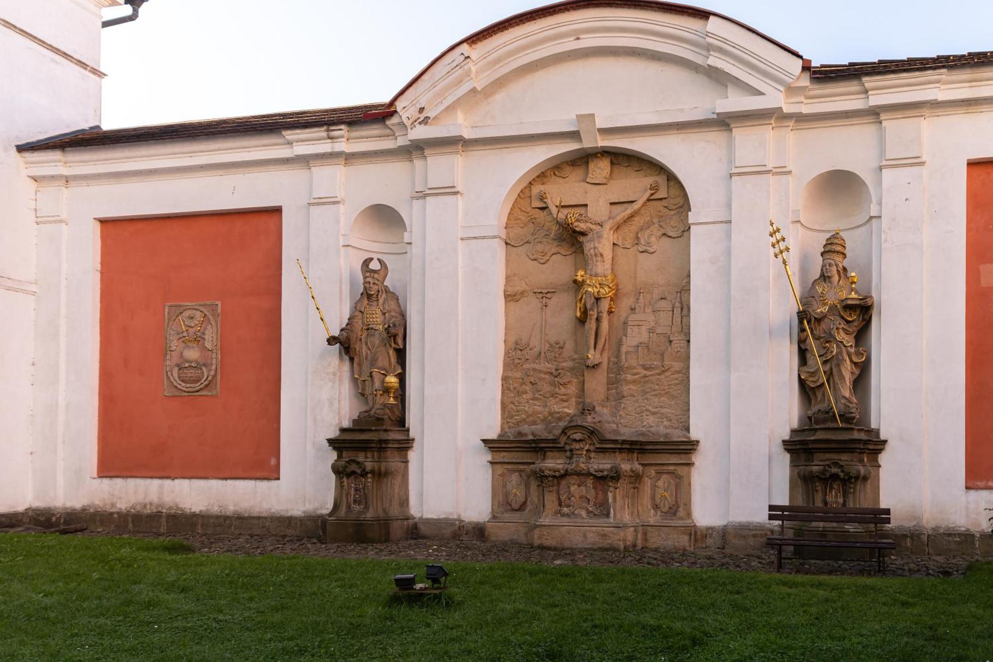 Dum Hostu Klaster Broumov Exterior foto